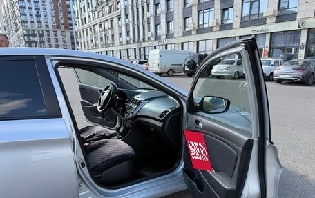 Hyundai Solaris II рестайлинг, 2013 год, 1 150 000 рублей, 17 фотография