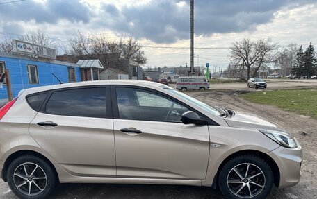 Hyundai Solaris II рестайлинг, 2012 год, 650 000 рублей, 4 фотография