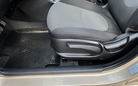 Hyundai Solaris II рестайлинг, 2012 год, 650 000 рублей, 11 фотография