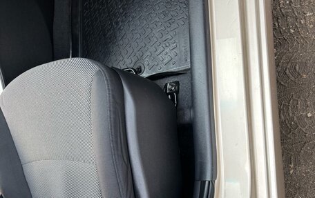 Hyundai Solaris II рестайлинг, 2012 год, 650 000 рублей, 23 фотография