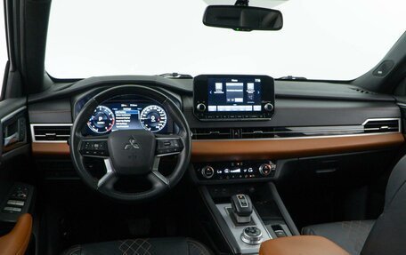 Mitsubishi Outlander, 2023 год, 3 699 050 рублей, 9 фотография