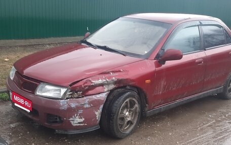 Mitsubishi Carisma I, 1997 год, 95 000 рублей, 2 фотография