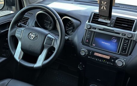 Toyota Land Cruiser Prado 150 рестайлинг 2, 2015 год, 3 980 000 рублей, 16 фотография