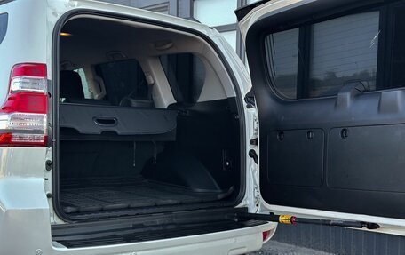 Toyota Land Cruiser Prado 150 рестайлинг 2, 2015 год, 3 980 000 рублей, 22 фотография