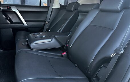 Toyota Land Cruiser Prado 150 рестайлинг 2, 2015 год, 3 980 000 рублей, 25 фотография