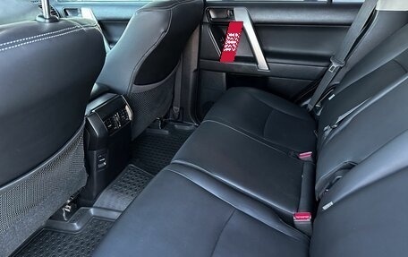 Toyota Land Cruiser Prado 150 рестайлинг 2, 2015 год, 3 980 000 рублей, 27 фотография