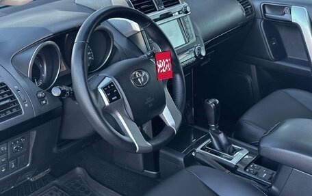 Toyota Land Cruiser Prado 150 рестайлинг 2, 2015 год, 3 980 000 рублей, 36 фотография