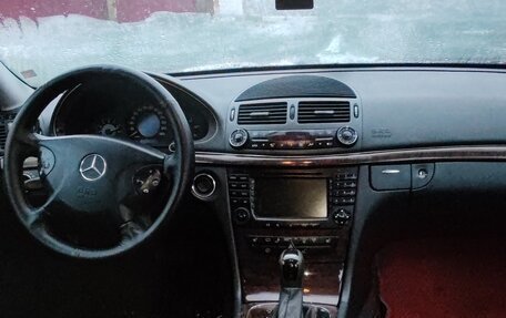 Mercedes-Benz E-Класс, 2003 год, 350 000 рублей, 4 фотография