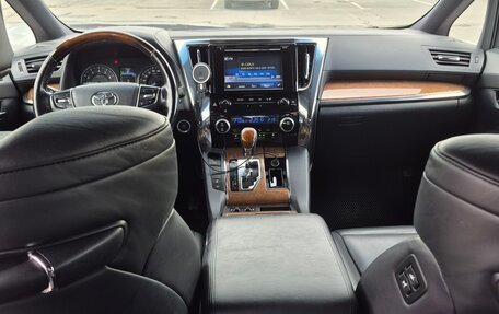 Toyota Alphard III, 2016 год, 3 500 000 рублей, 9 фотография