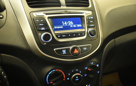 Hyundai Solaris II рестайлинг, 2015 год, 1 140 000 рублей, 7 фотография