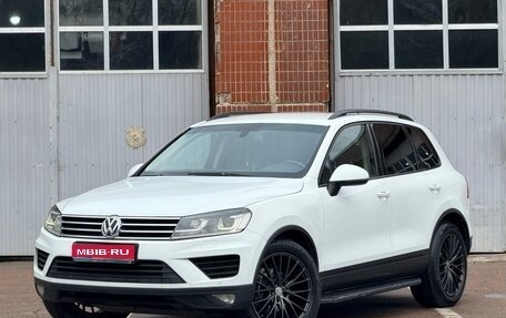 Volkswagen Touareg III, 2015 год, 2 400 000 рублей, 1 фотография