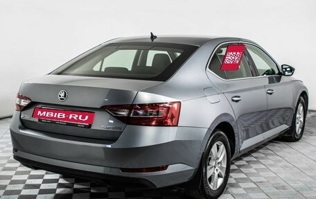Skoda Superb III рестайлинг, 2018 год, 1 995 000 рублей, 5 фотография
