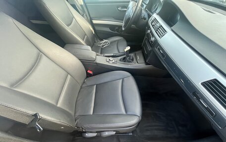 BMW 3 серия, 2009 год, 1 300 000 рублей, 24 фотография