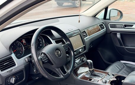 Volkswagen Touareg III, 2015 год, 2 400 000 рублей, 10 фотография