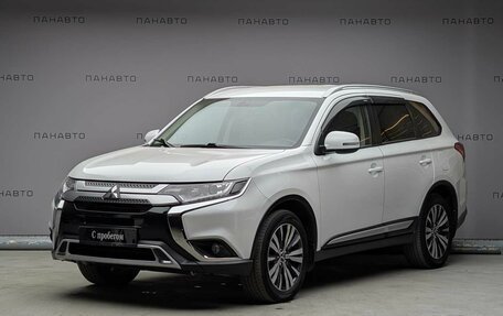Mitsubishi Outlander III рестайлинг 3, 2020 год, 2 465 000 рублей, 1 фотография