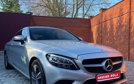 Mercedes-Benz C-Класс, 2018 год, 2 699 999 рублей, 1 фотография