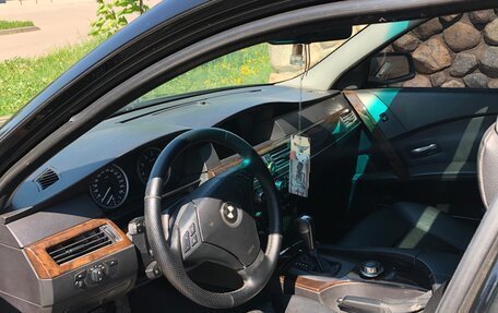 BMW 5 серия, 2006 год, 825 000 рублей, 13 фотография