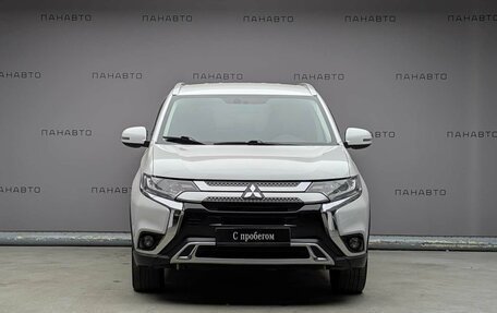 Mitsubishi Outlander III рестайлинг 3, 2020 год, 2 465 000 рублей, 2 фотография