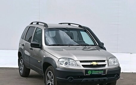 Chevrolet Niva I рестайлинг, 2017 год, 635 000 рублей, 3 фотография
