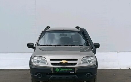 Chevrolet Niva I рестайлинг, 2017 год, 635 000 рублей, 2 фотография