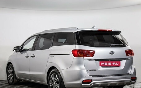 KIA Carnival III, 2018 год, 2 489 000 рублей, 7 фотография