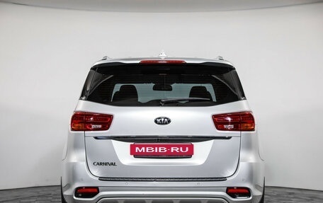 KIA Carnival III, 2018 год, 2 489 000 рублей, 6 фотография