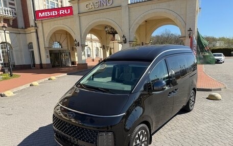 Hyundai Staria, 2023 год, 6 700 000 рублей, 1 фотография