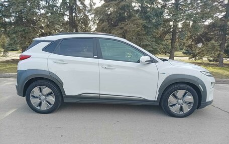 Hyundai Kona I, 2020 год, 2 650 000 рублей, 28 фотография
