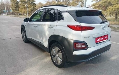 Hyundai Kona I, 2020 год, 2 650 000 рублей, 20 фотография