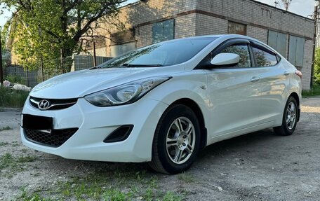 Hyundai Elantra V, 2013 год, 850 000 рублей, 2 фотография