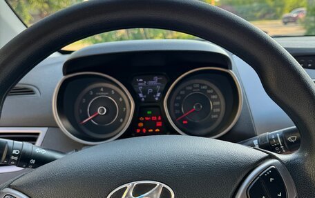 Hyundai Elantra V, 2013 год, 850 000 рублей, 15 фотография