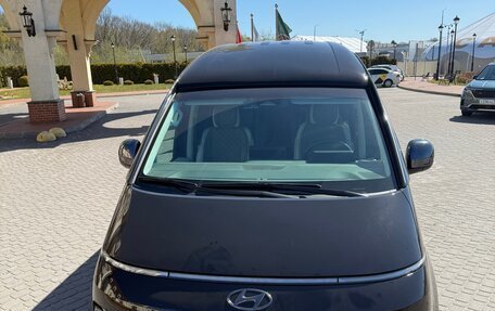 Hyundai Staria, 2023 год, 6 700 000 рублей, 3 фотография