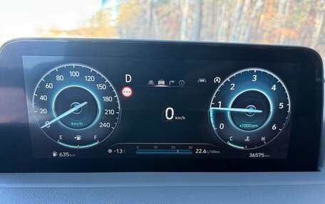 Hyundai Staria, 2023 год, 6 700 000 рублей, 28 фотография