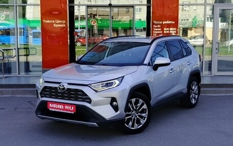 Toyota RAV4, 2021 год, 3 249 000 рублей, 1 фотография