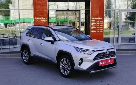 Toyota RAV4, 2021 год, 3 249 000 рублей, 3 фотография
