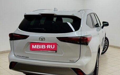 Toyota Highlander, 2026 год, 5 600 000 рублей, 9 фотография