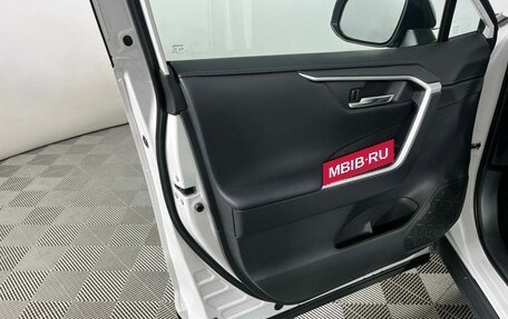 Toyota RAV4, 2025 год, 3 899 000 рублей, 23 фотография