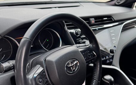 Toyota Camry, 2019 год, 2 550 000 рублей, 10 фотография