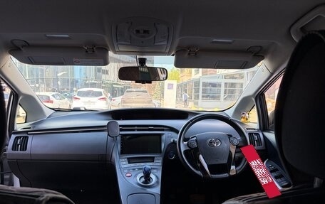 Toyota Prius, 2012 год, 1 150 000 рублей, 7 фотография