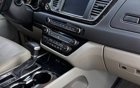 KIA Carnival III, 2019 год, 1 850 000 рублей, 8 фотография