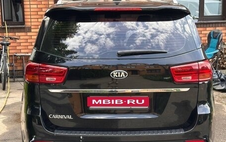 KIA Carnival III, 2019 год, 1 850 000 рублей, 4 фотография