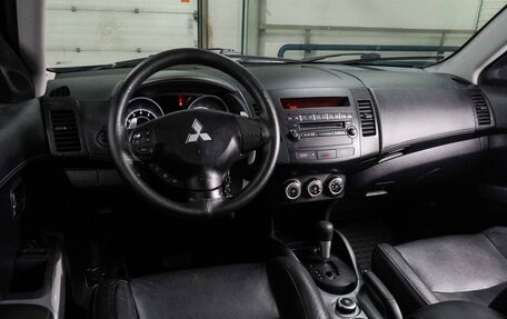 Mitsubishi Outlander III рестайлинг 3, 2010 год, 1 113 000 рублей, 6 фотография