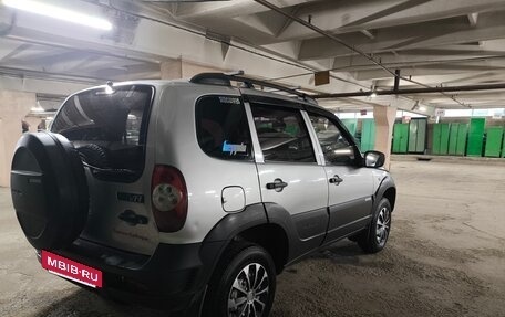 Chevrolet Niva I рестайлинг, 2010 год, 550 000 рублей, 4 фотография