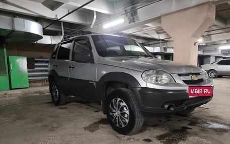 Chevrolet Niva I рестайлинг, 2010 год, 550 000 рублей, 3 фотография