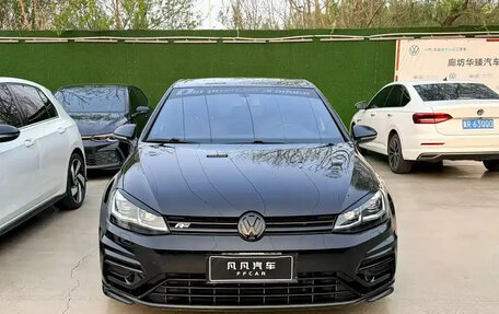 Volkswagen Golf VII, 2020 год, 1 460 013 рублей, 2 фотография
