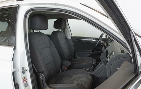 Volkswagen Tiguan II, 2017 год, 2 190 000 рублей, 12 фотография