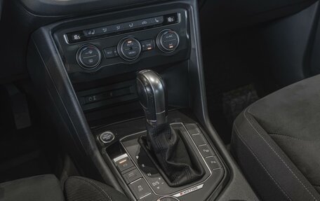 Volkswagen Tiguan II, 2017 год, 2 190 000 рублей, 15 фотография