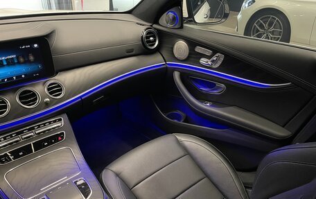 Mercedes-Benz E-Класс, 2022 год, 5 250 000 рублей, 31 фотография