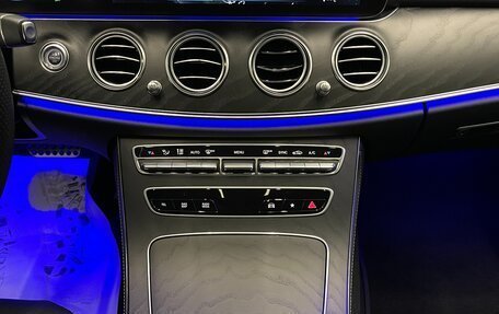 Mercedes-Benz E-Класс, 2022 год, 5 250 000 рублей, 32 фотография