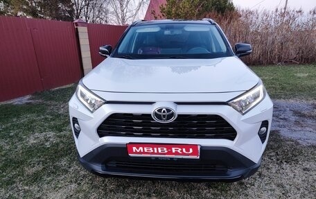 Toyota RAV4, 2021 год, 3 350 000 рублей, 1 фотография